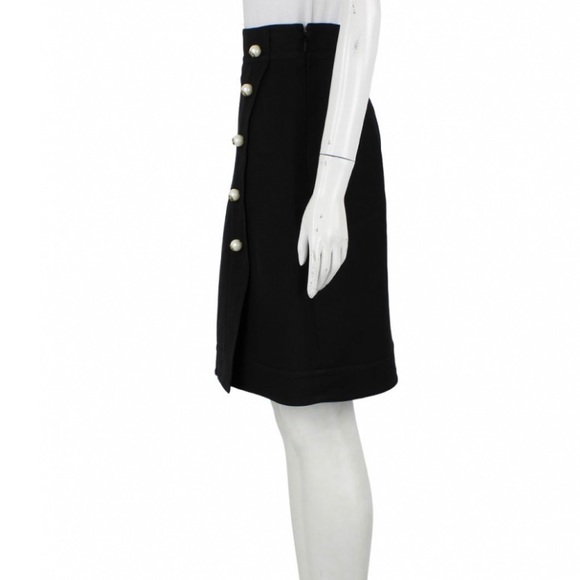 Gucci
High-Rise Pearl Button Skirt - Picture 5 of 10